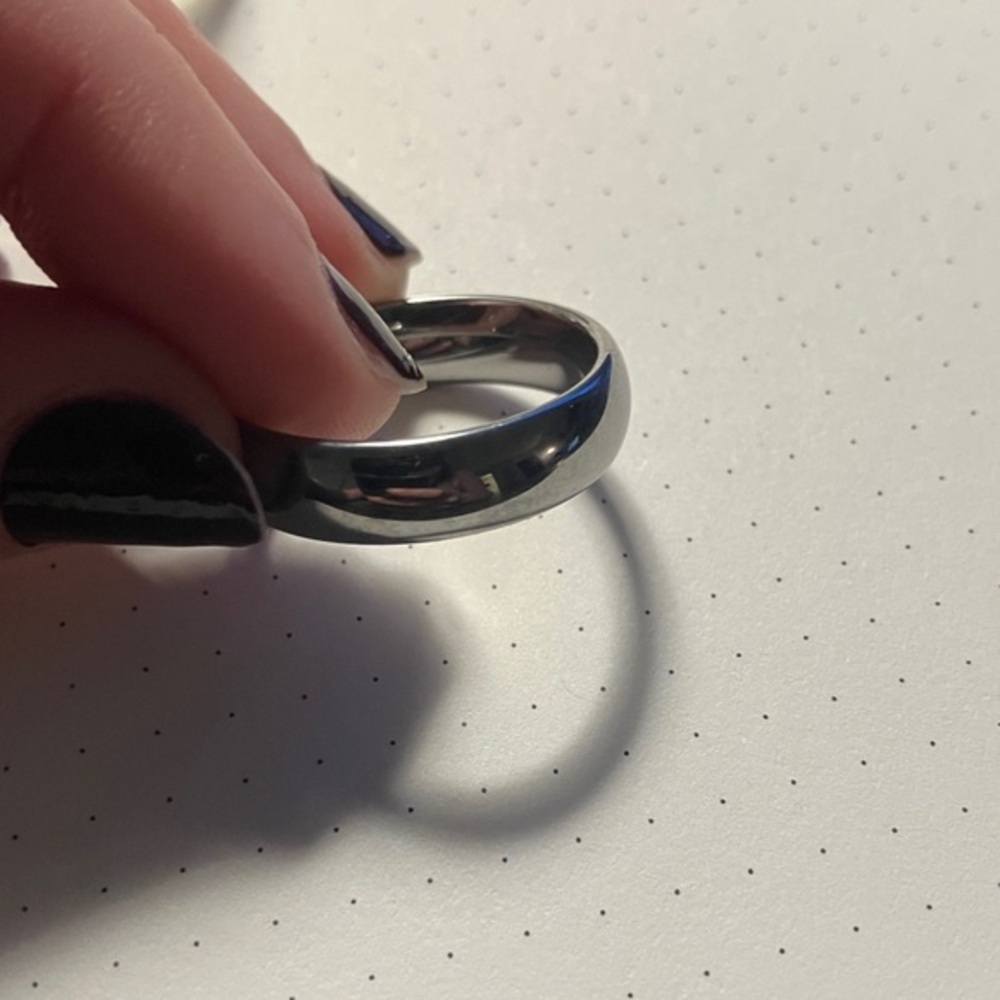 4/$20 Urban Outfitters Simple Polished Sterling-Look Band - Silver Tone